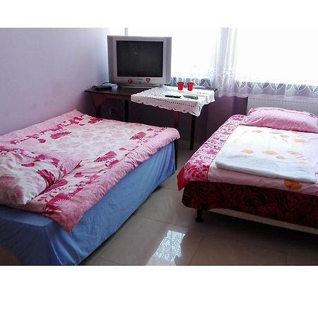 Pokoje do wynajęcia Stąporków Apartamento Exterior foto